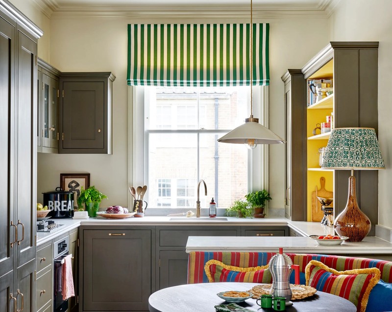 Window Blinds That Work Well in Small Rooms