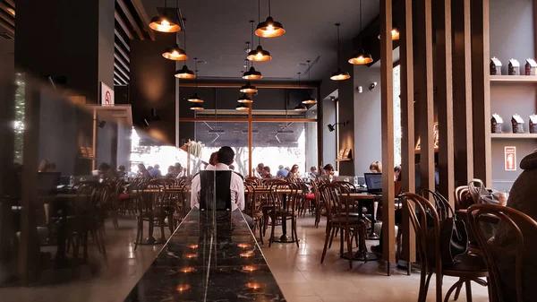 Ila’s Chicago Experience Authentic Chicago Dining