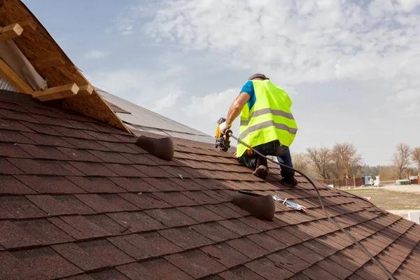 Find Roofing Near Me for Emergency Roofing Services