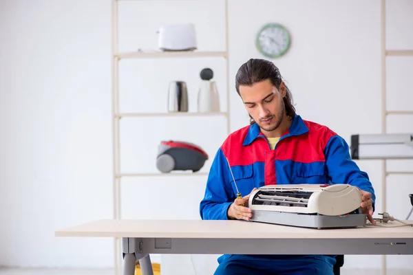 When to Call an HVAC Contractor Near Me for System Maintenance